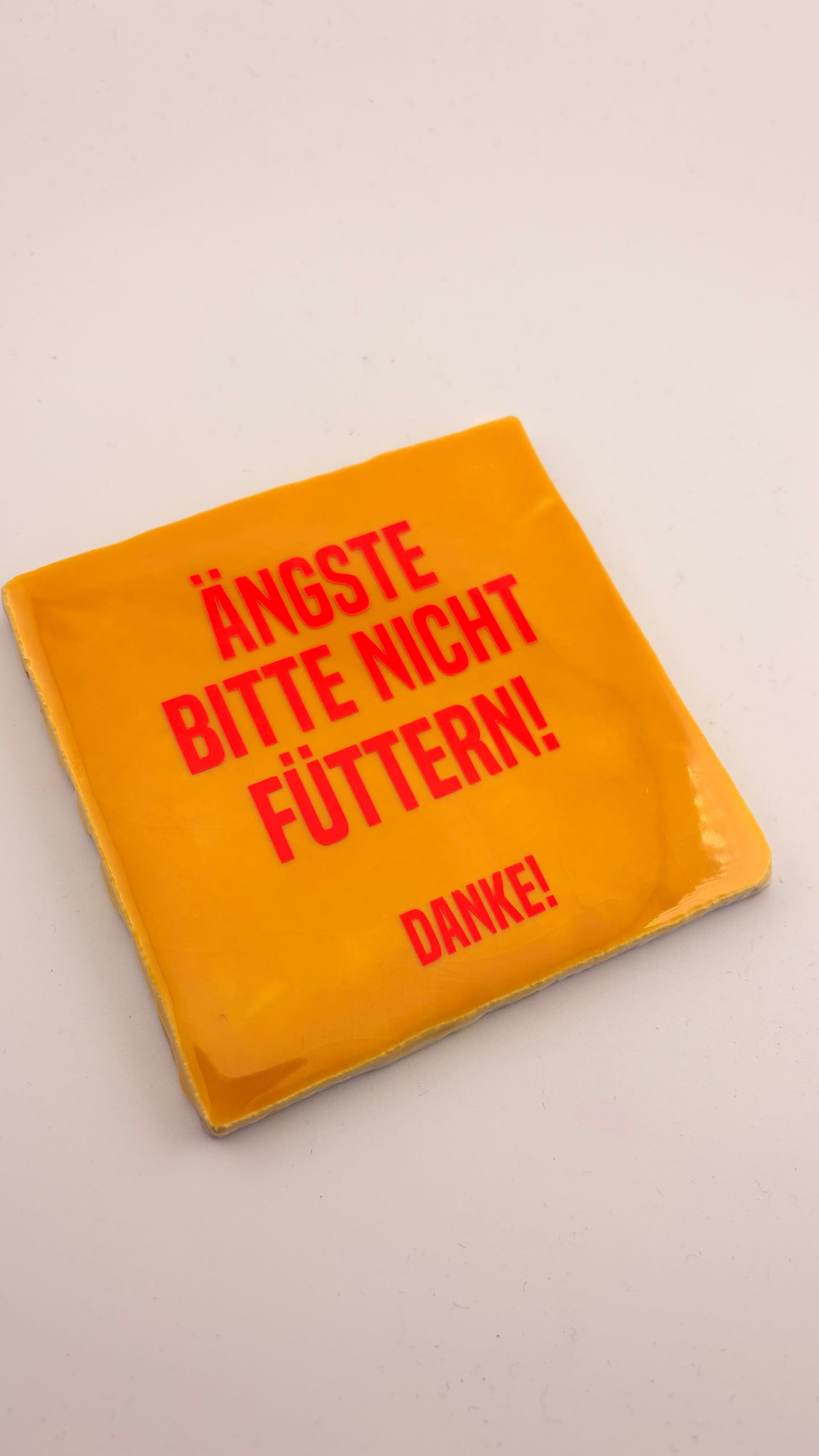 ÄNGSTE BITTE NICHT FÜTTERN.