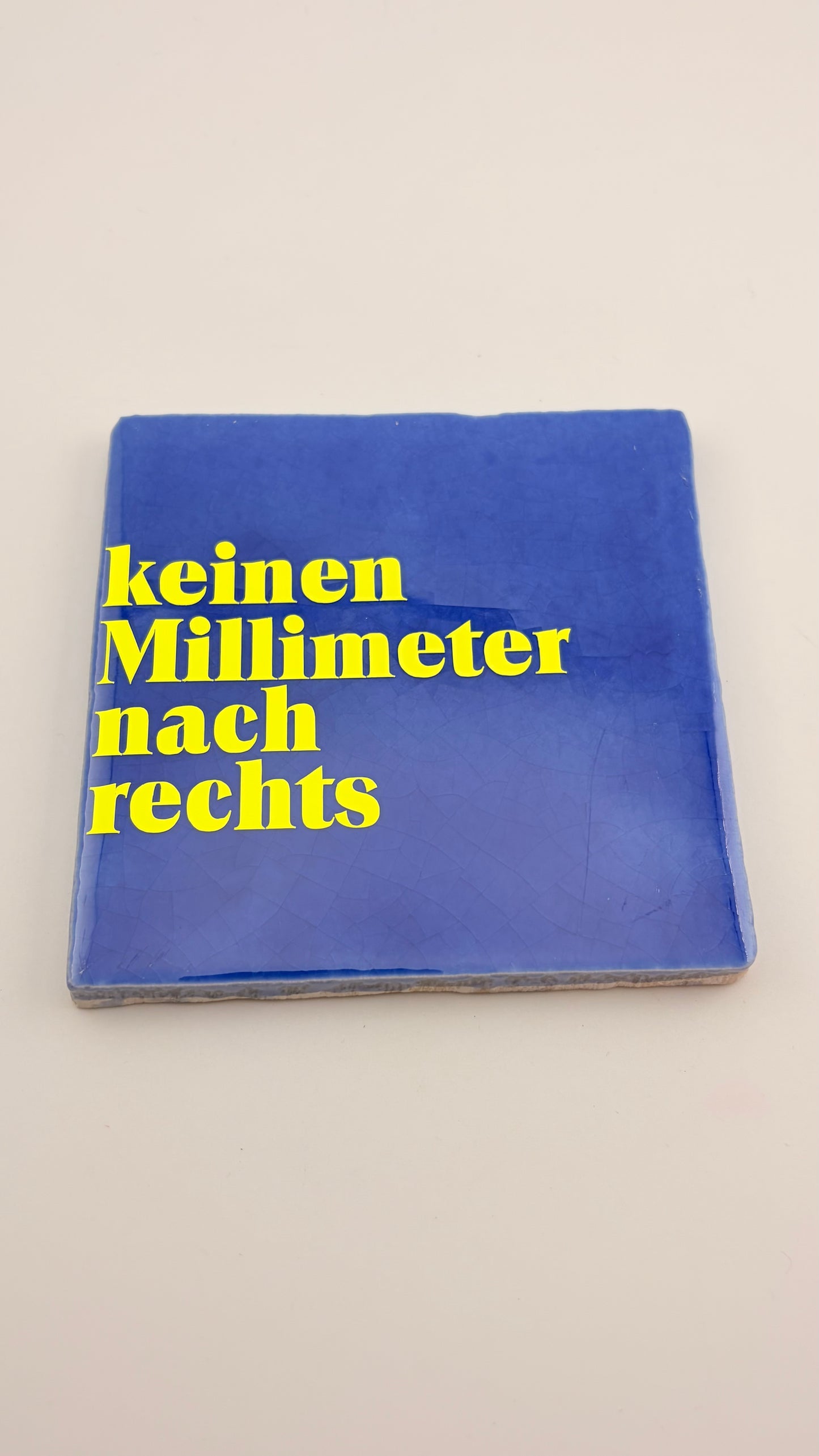 KEINEN MILLIMETER NACH RECHTS