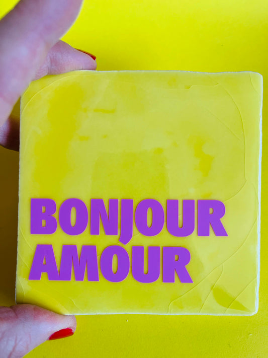 BONJOUR AMOUR