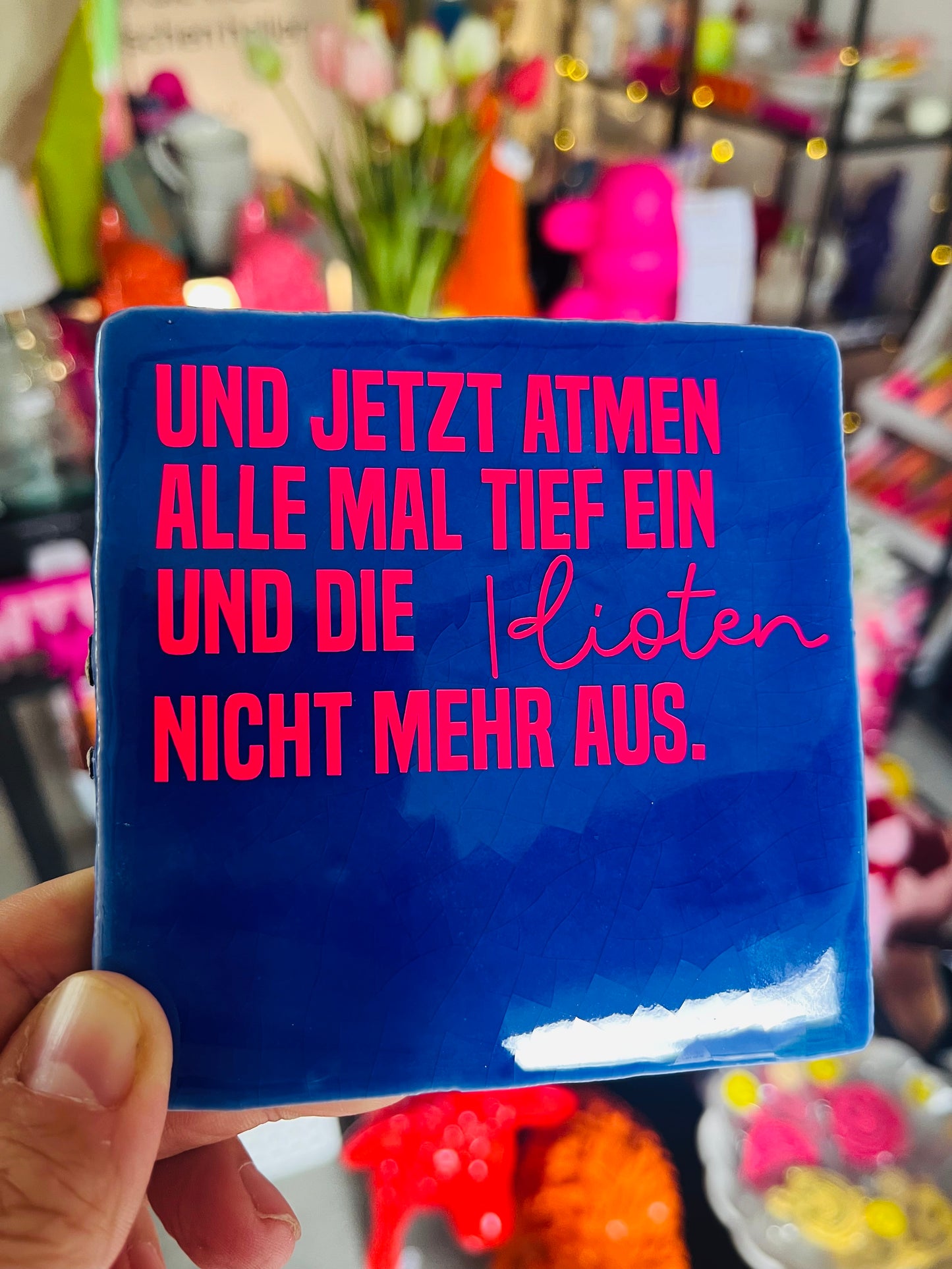 UND JETZT ATMEN ALLE MAL TIEF EIN