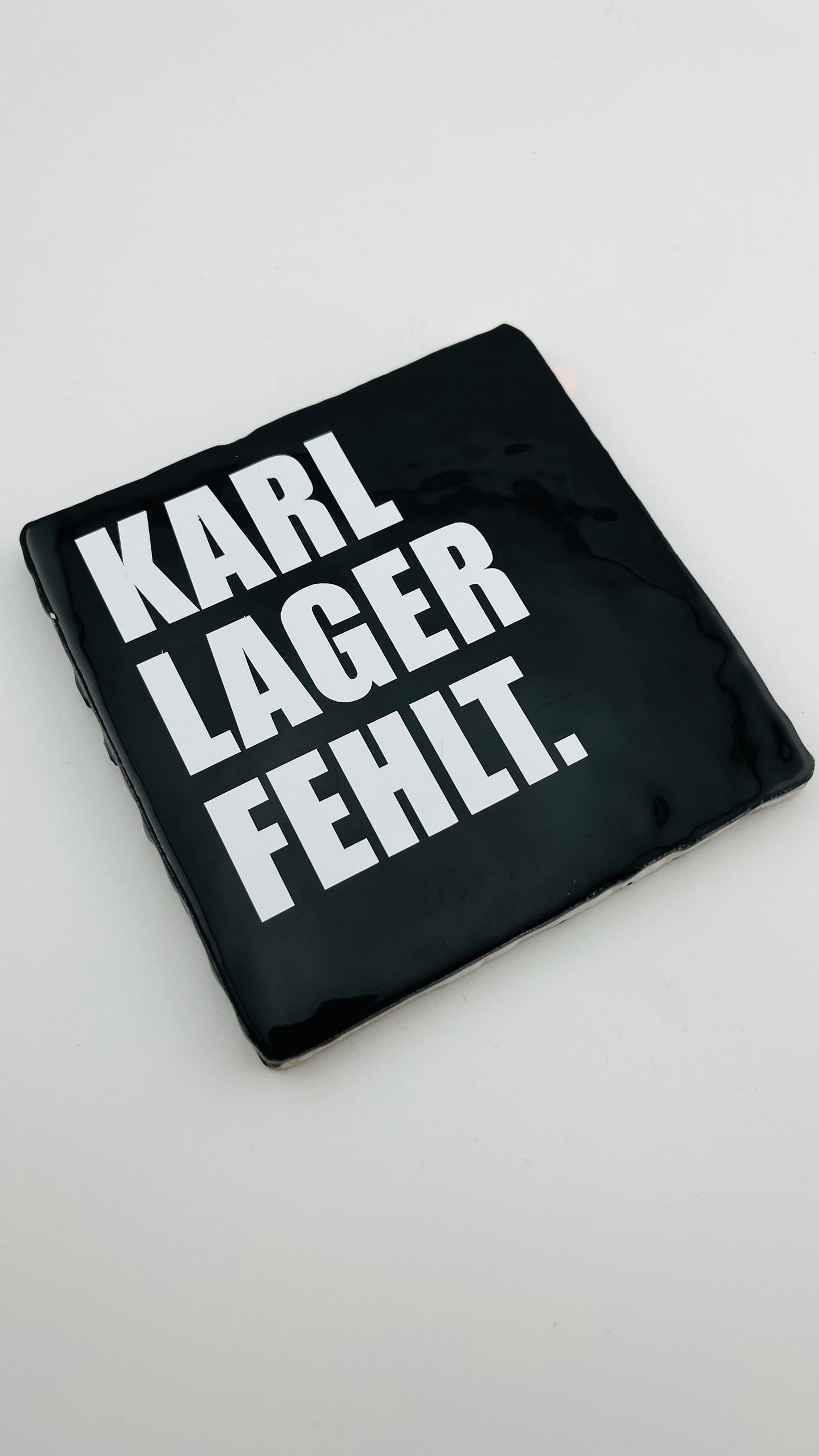 KARL LAGER FEHLT